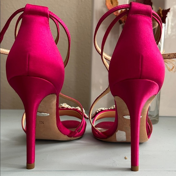 Badgley Mischka Fuchsia Embellished Heels - Picture 6 of 13